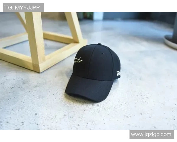 欧洲足球明星联名款棒球帽引领时尚潮流助力球迷热情释放