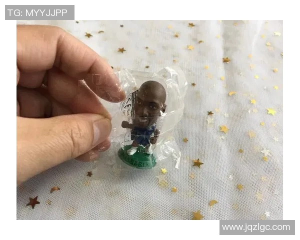 足球明星卡通玩偶的名字揭秘与收藏价值分析