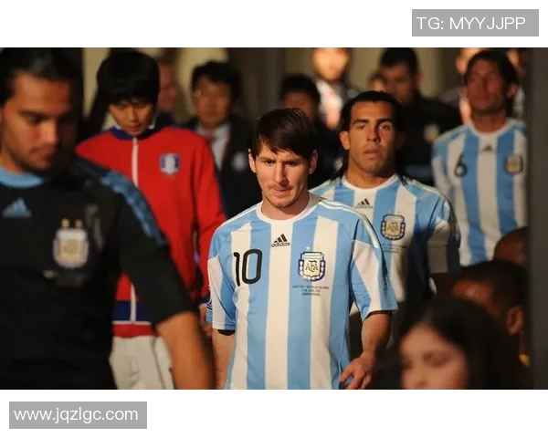 如何绘制足球明星画报的精美插图技巧与步骤解析